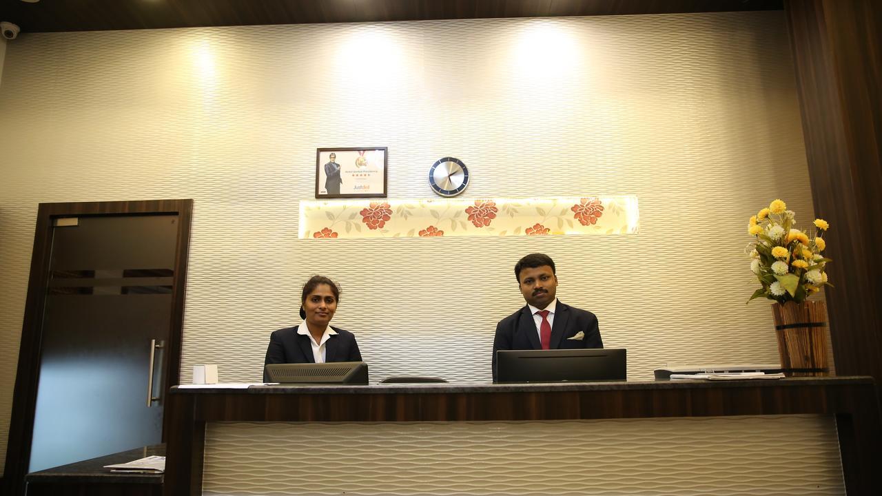 Hotel Venkat Presidency バンガロール エクステリア 写真