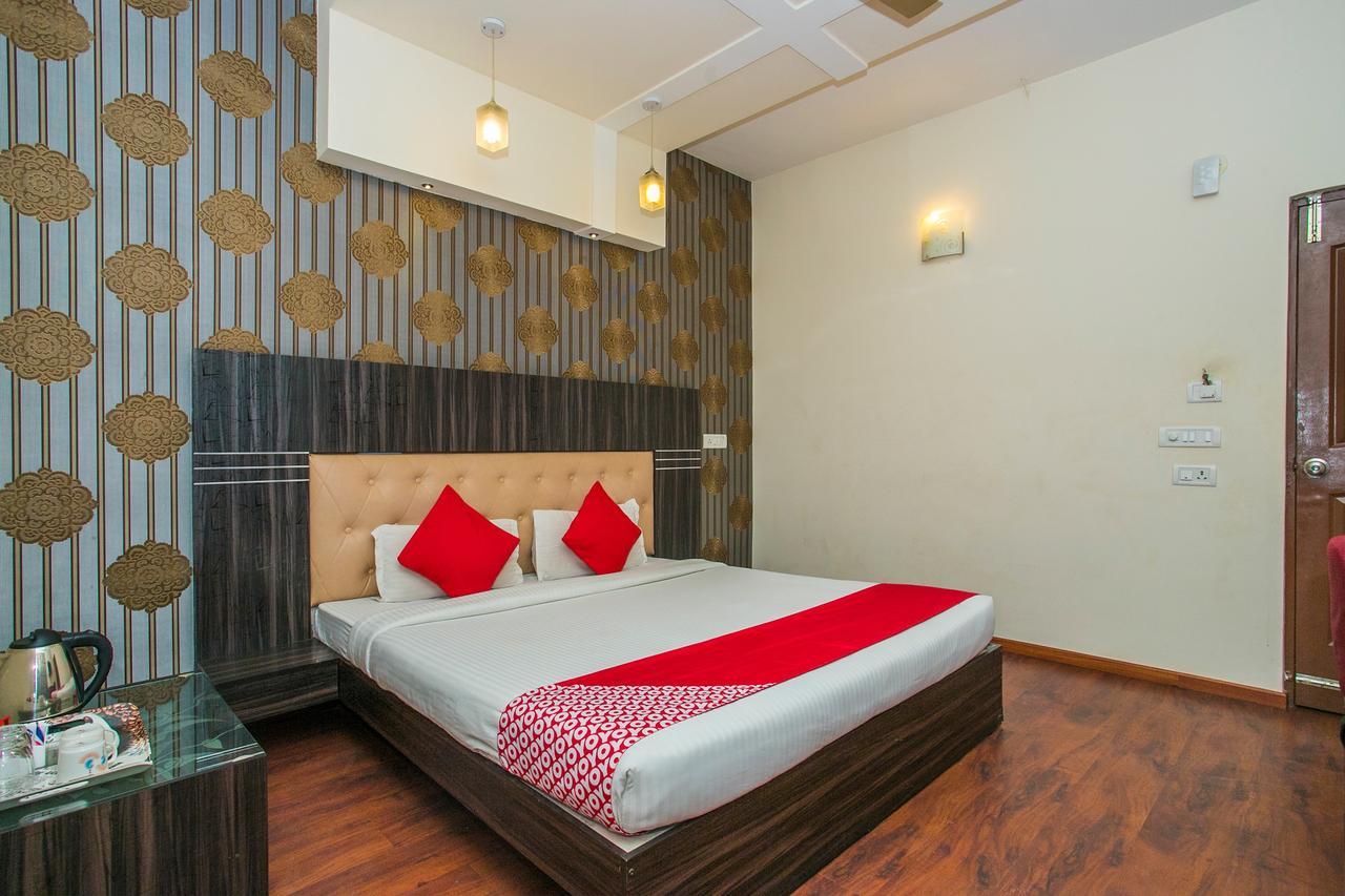 Hotel Venkat Presidency バンガロール エクステリア 写真